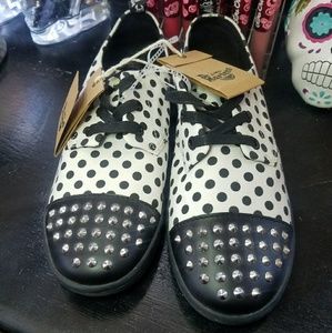 *BRAND NEW* Dr Martens Airwair sneakers